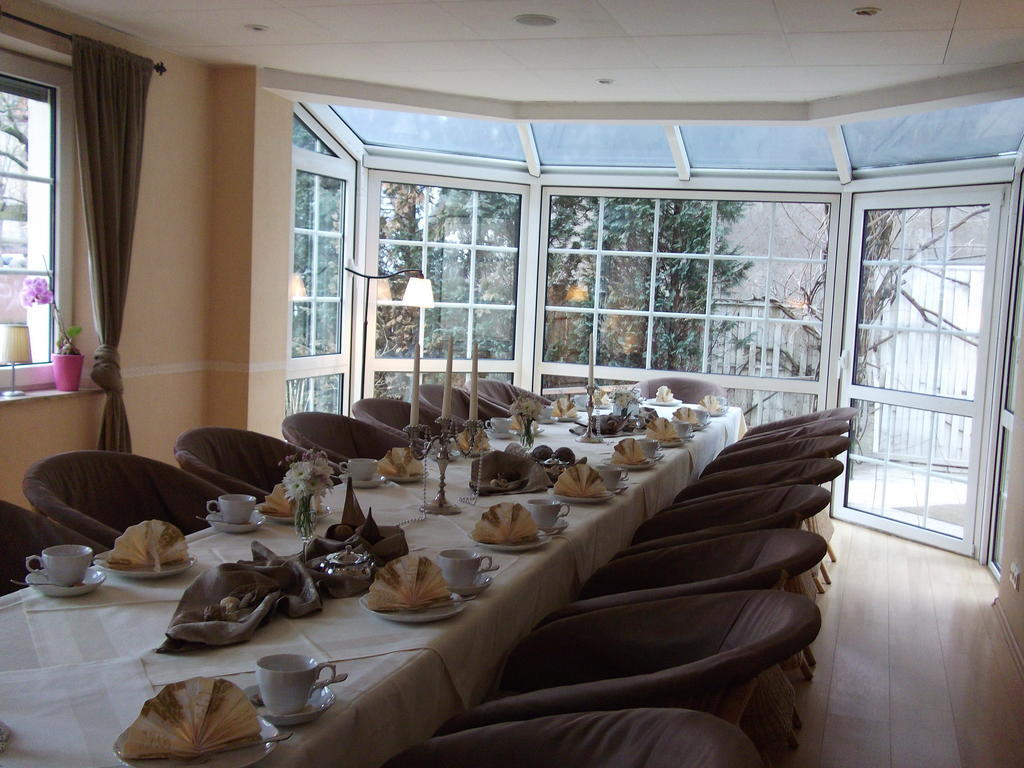 Pension&Café Am Krähenberg Halle  Extérieur photo