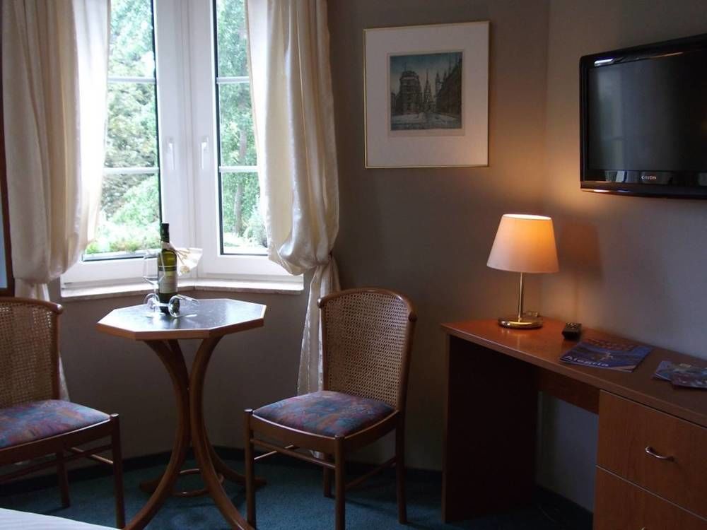 Pension&Café Am Krähenberg Halle  Extérieur photo